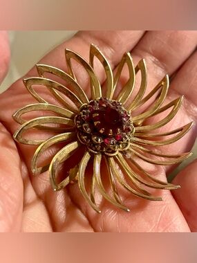 Sarah Coventry Gold-Tone Floral Brooch with Red Center Stones